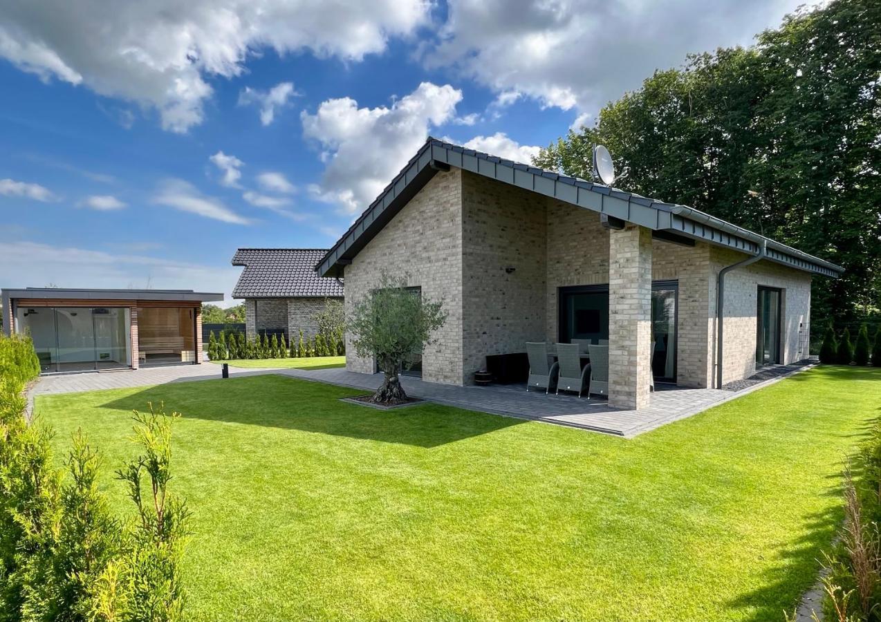Ferienhaus mit Sauna am Harkebrügger See in der Nähe von Oldenburg Barssel  Exterior foto